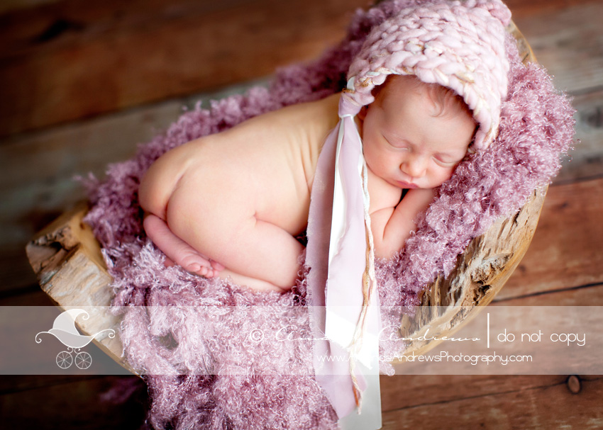 twin falls newborn photographer gwen's newborn photos in wood bowl 2