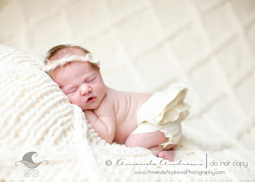 eagle idaho newborn photographer bum in the air newborn baby photograph